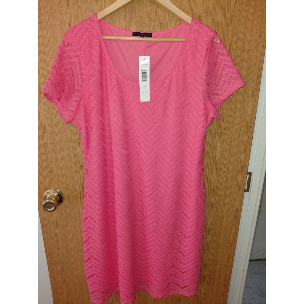 Tiana B Womens XXL Coral Pink Chevron Textured Knit Short Sleeve Shift Dress NEW
